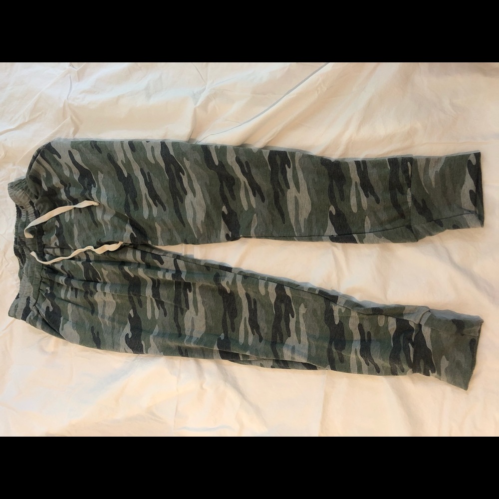 Camo print sweatpant/joggers
